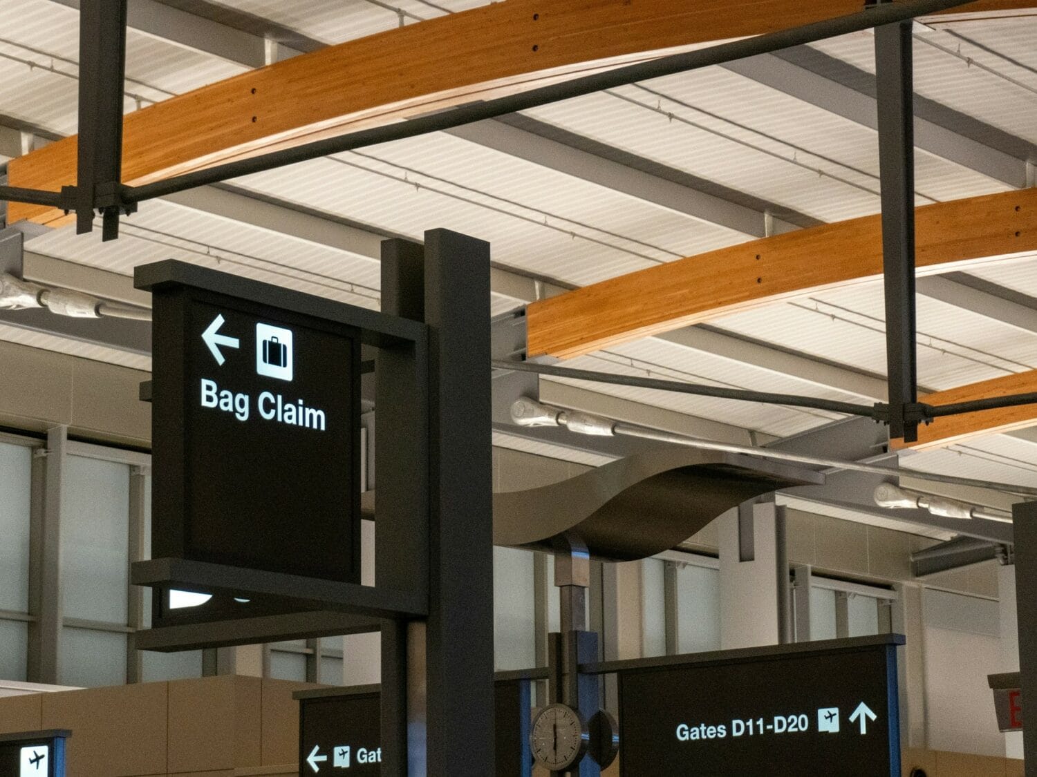 Bag Claim - Image by Drew Taylor on Unsplash