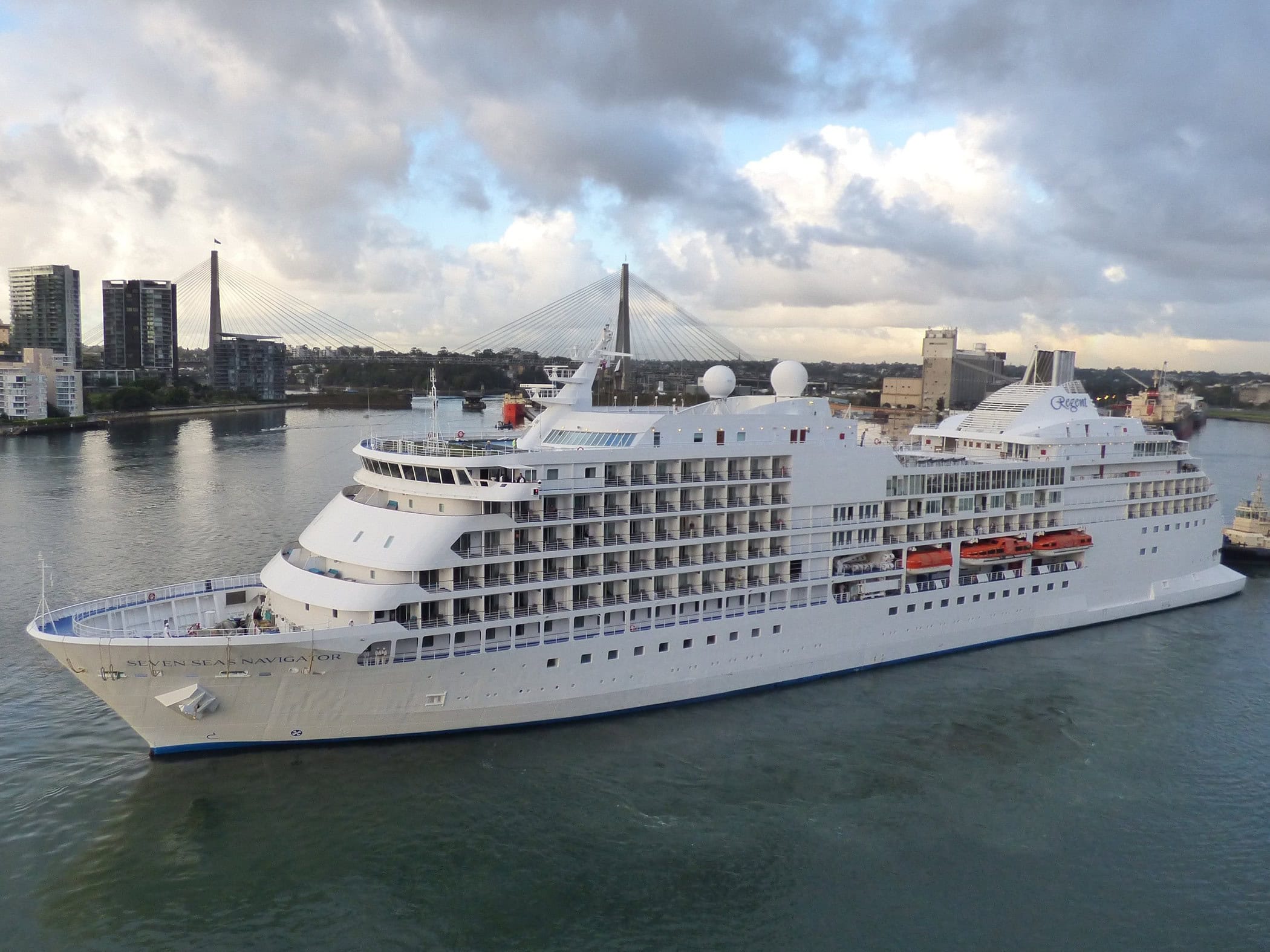 Regent Cruise - Image by ArvidO on Pixabay