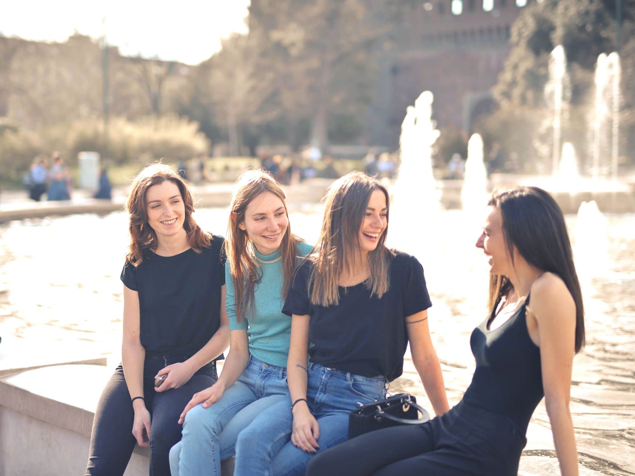 Female Travellers by Andrea Piacquadio from Pexels