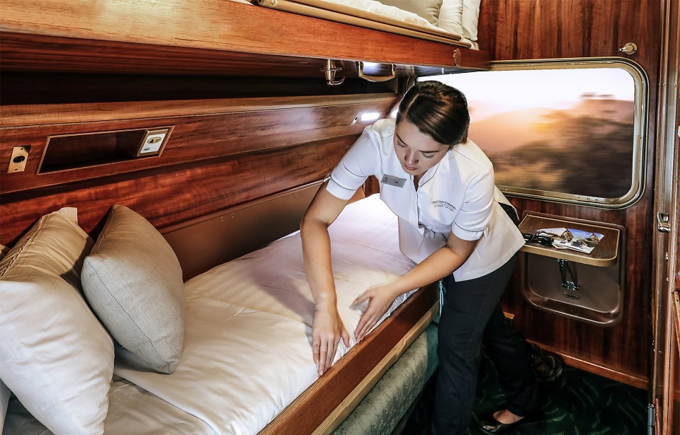 Gold Twin Cabin - Night