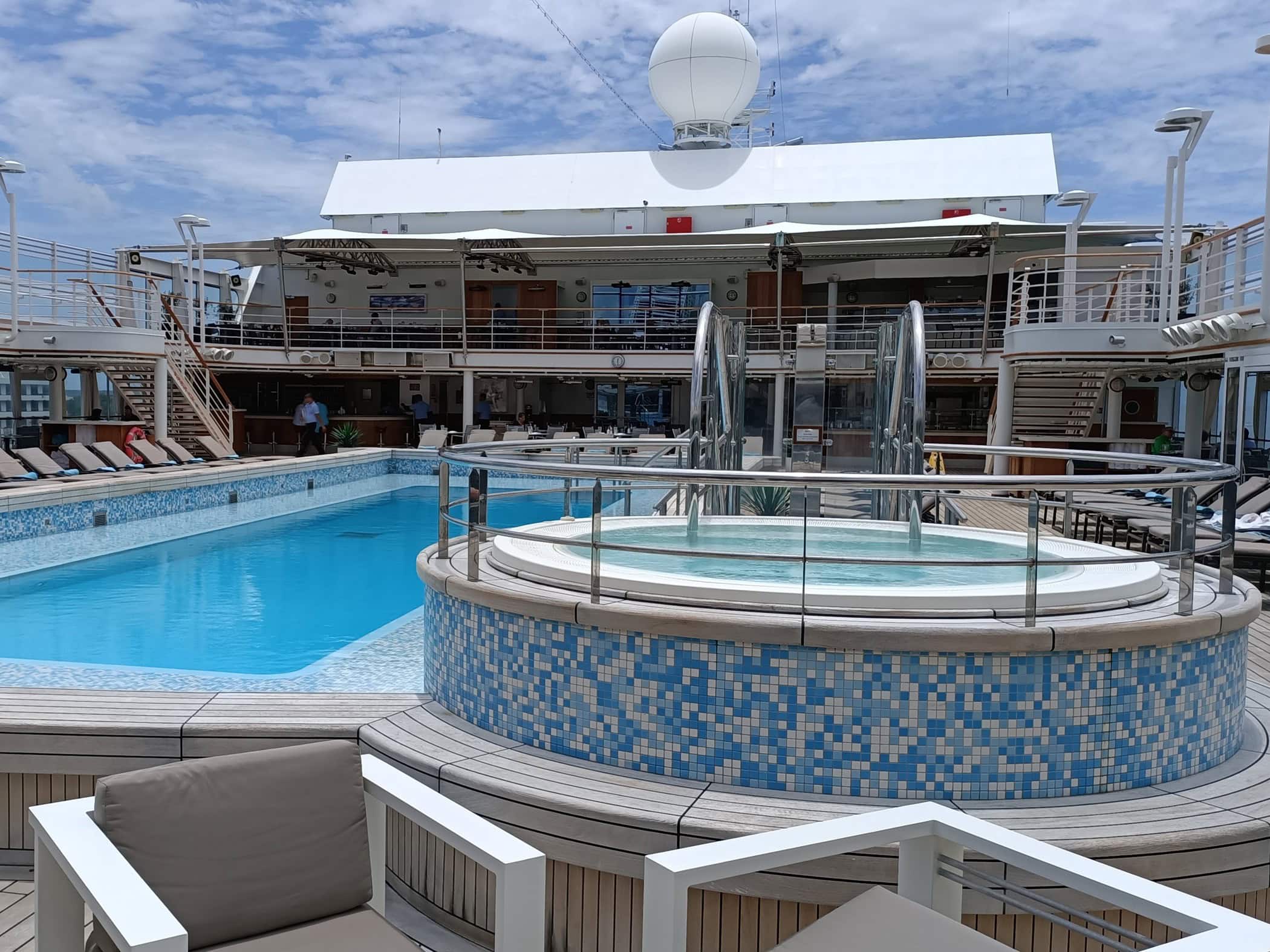 Silver Muse - Pool Deck & Spa